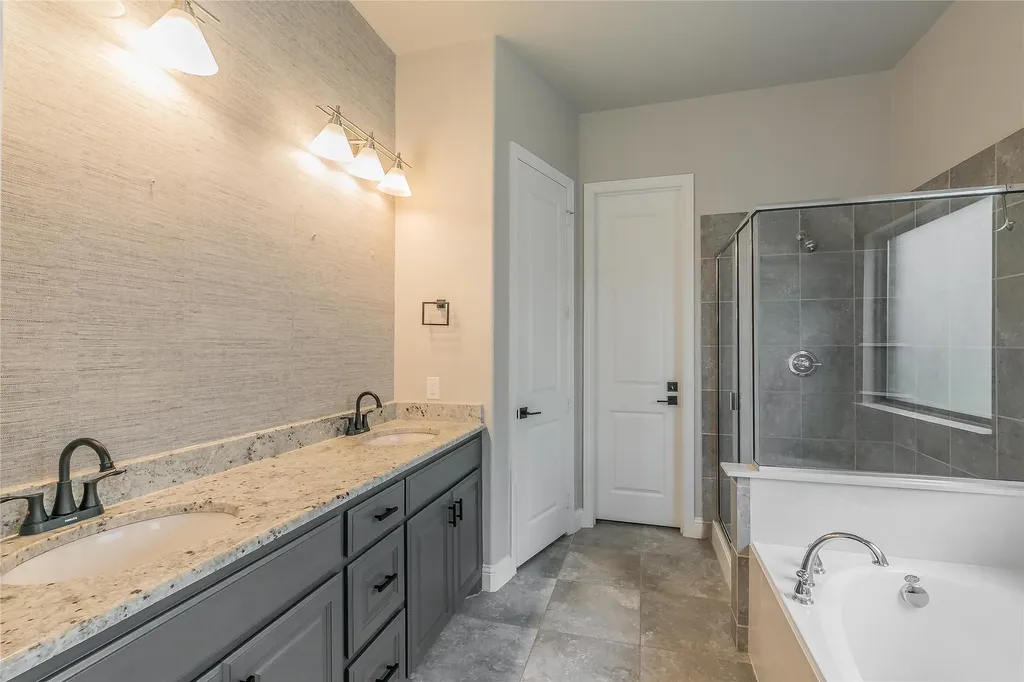 3903 Plum Vista Place Arlington TX 76005