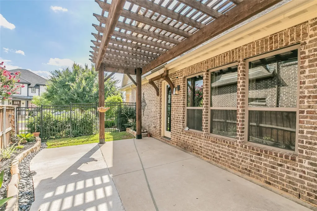 3903 Plum Vista Place Arlington TX 76005