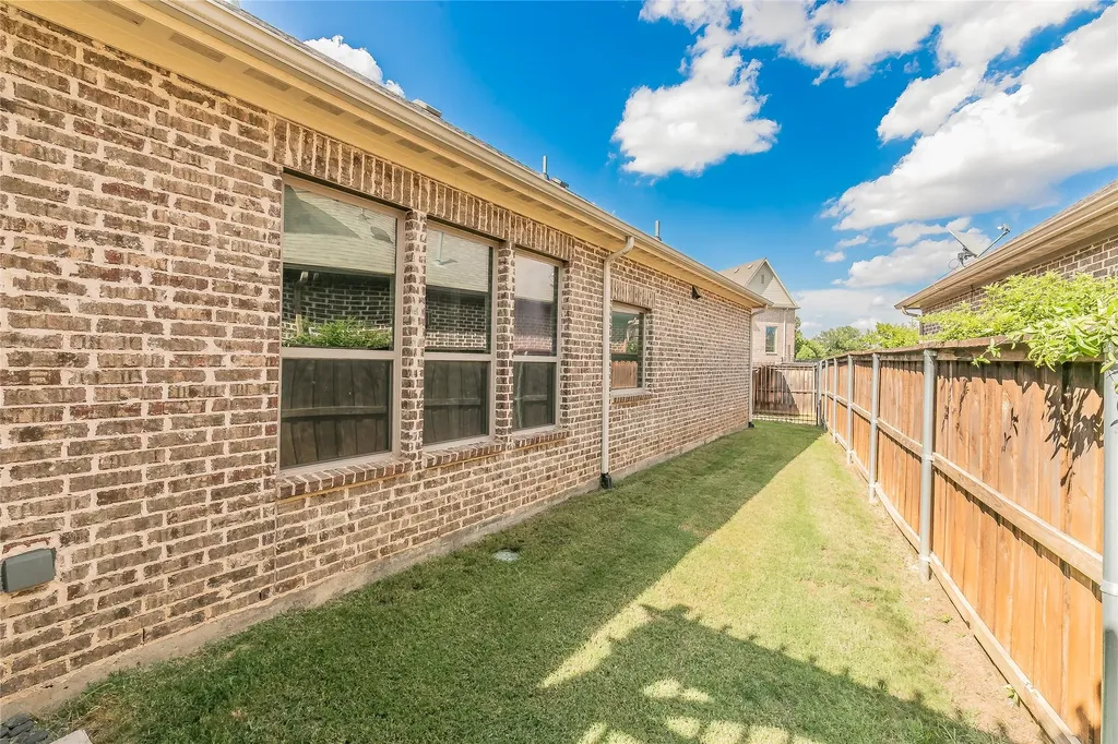 3903 Plum Vista Place Arlington TX 76005