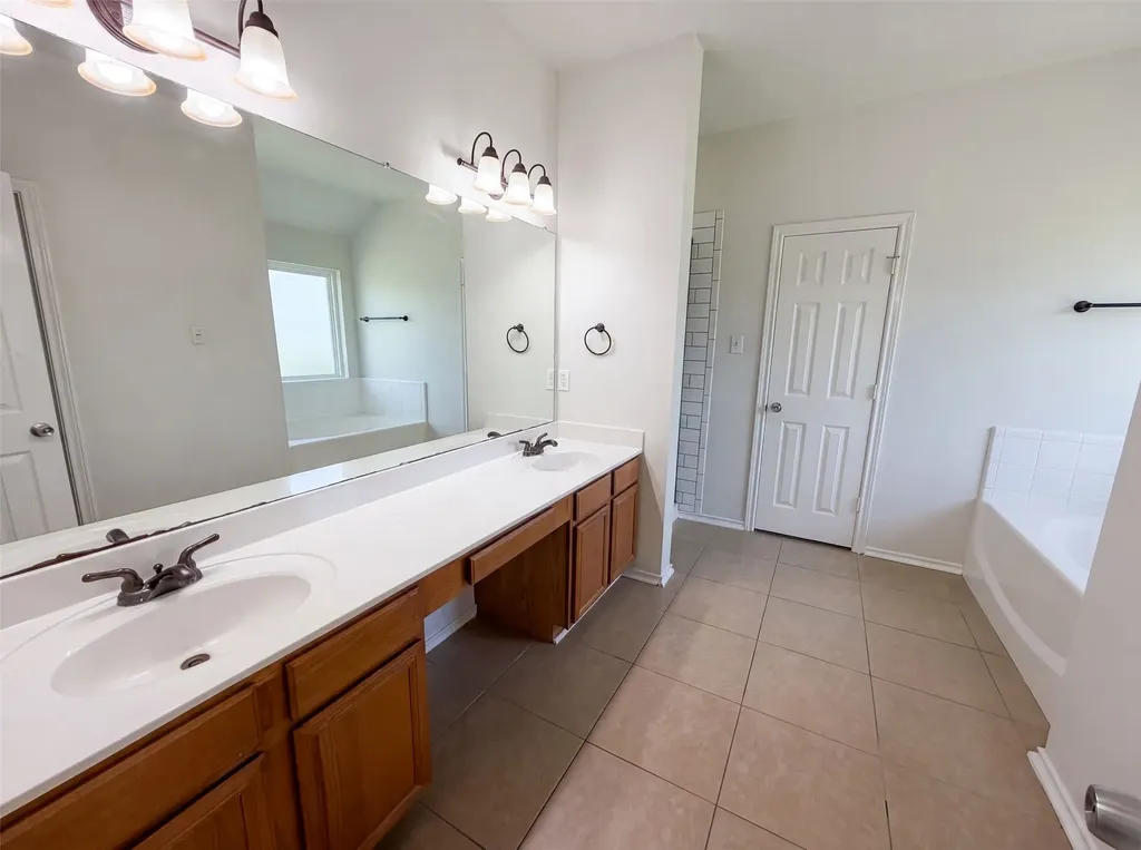 324 Cascade Drive Red Oak TX 75154