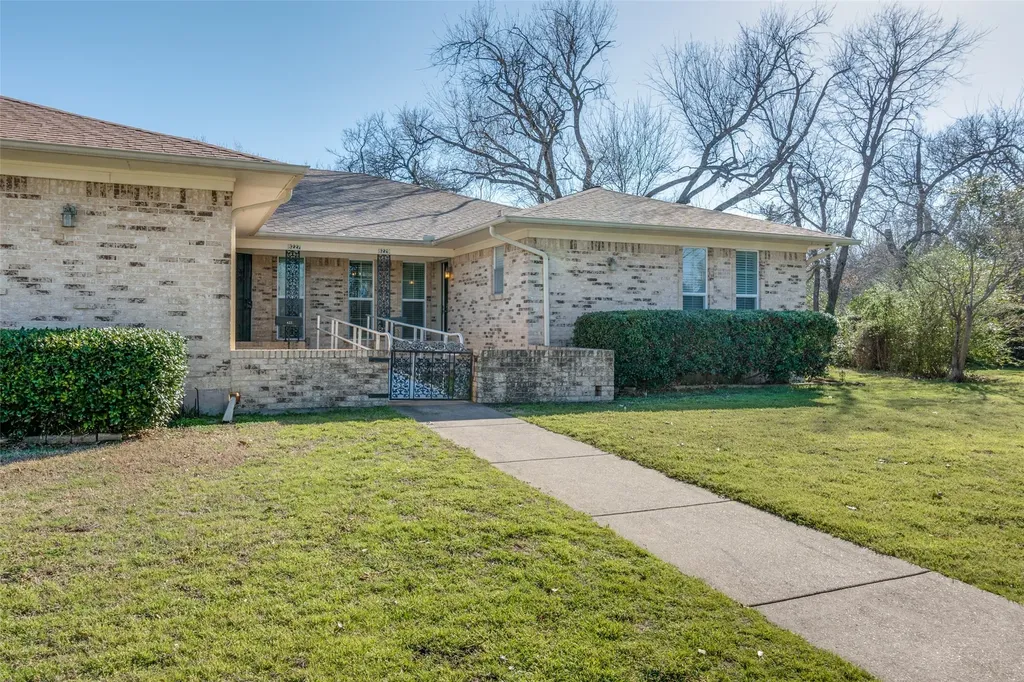 8229 Lullwater Drive Dallas TX 75218
