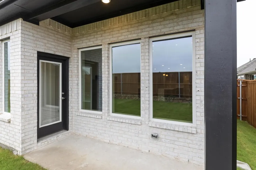 1636 Edgeway Drive Aubrey TX 76227