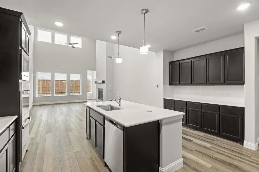 1636 Edgeway Drive Aubrey TX 76227