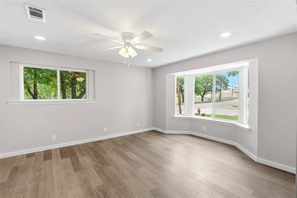 702 Austrian Road Grand Prairie TX 75050