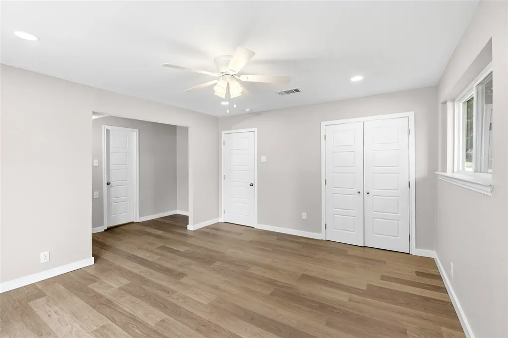 702 Austrian Road Grand Prairie TX 75050