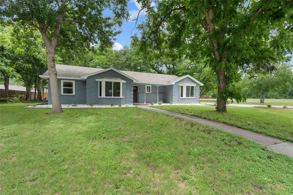702 Austrian Road Grand Prairie TX 75050