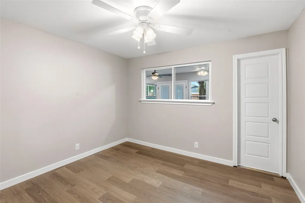 702 Austrian Road Grand Prairie TX 75050