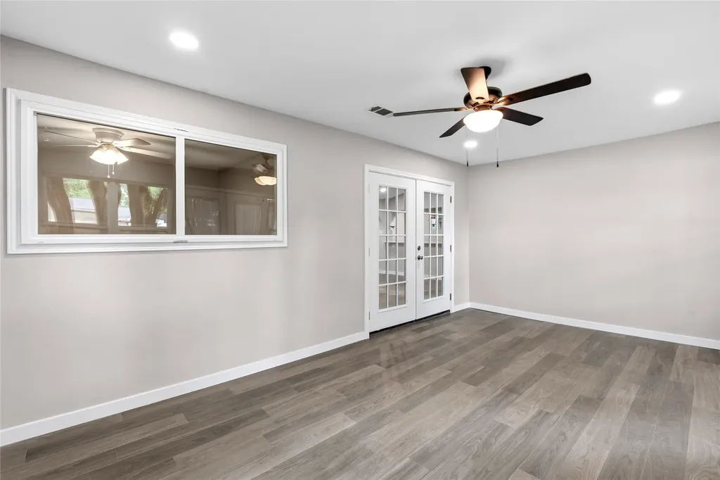 702 Austrian Road Grand Prairie TX 75050