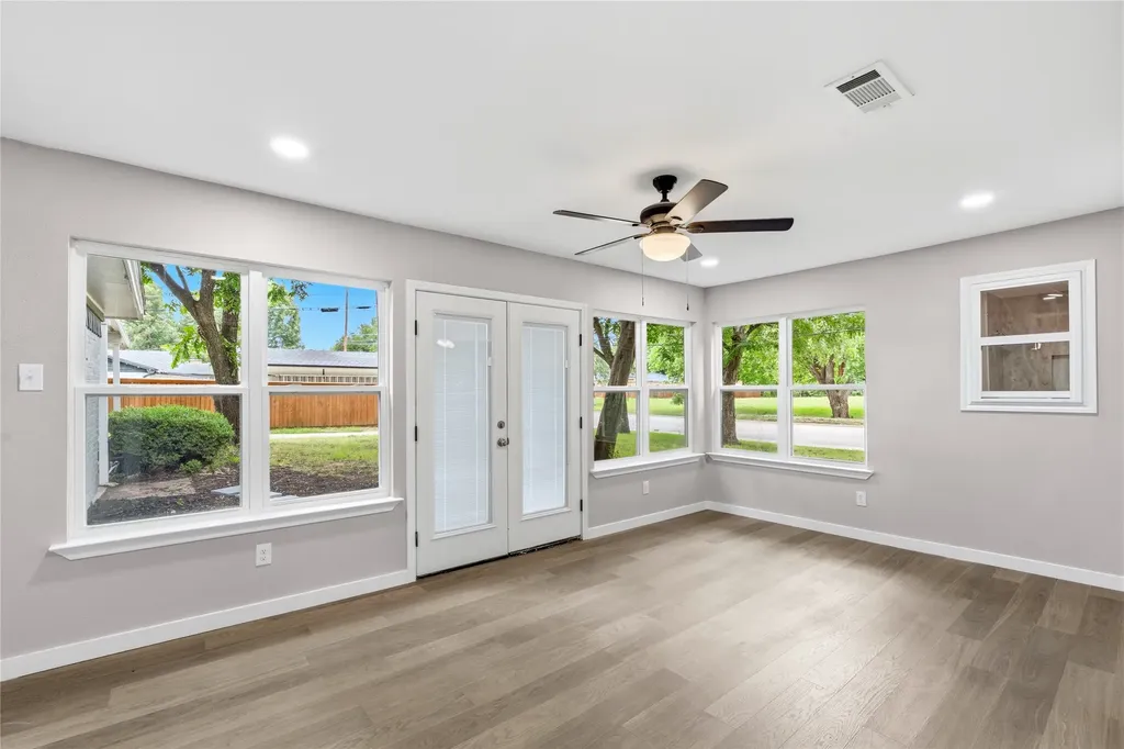702 Austrian Road Grand Prairie TX 75050
