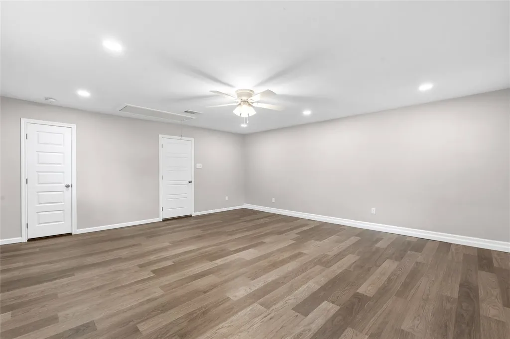 702 Austrian Road Grand Prairie TX 75050
