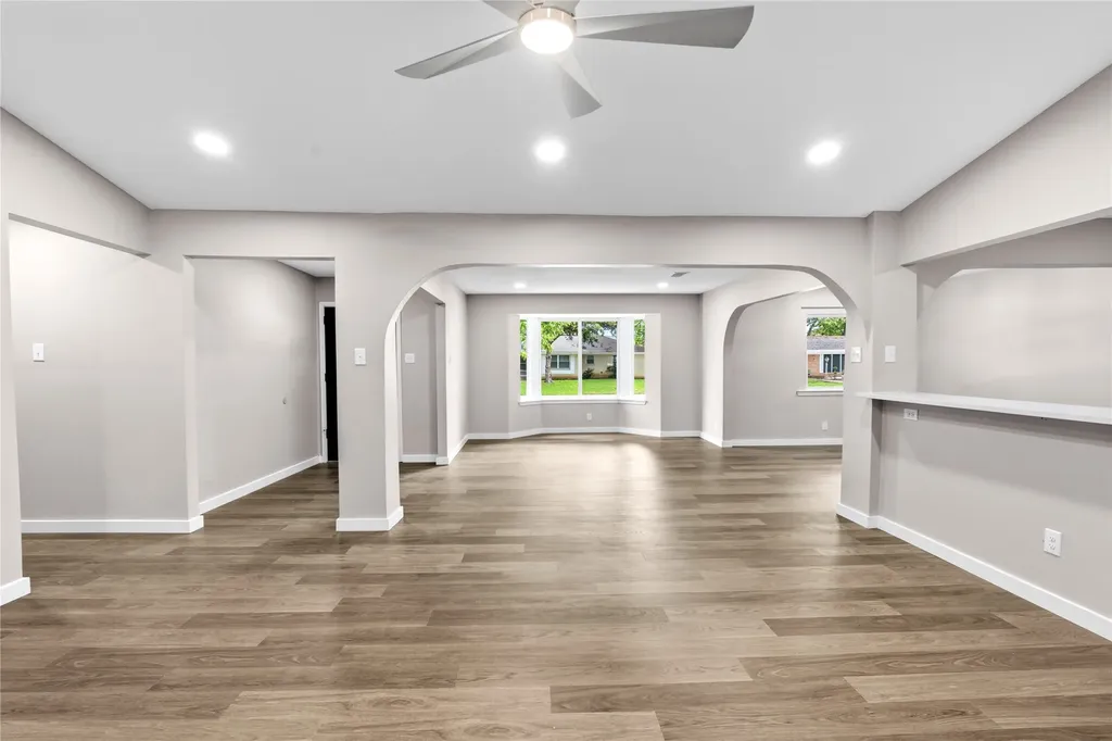 702 Austrian Road Grand Prairie TX 75050