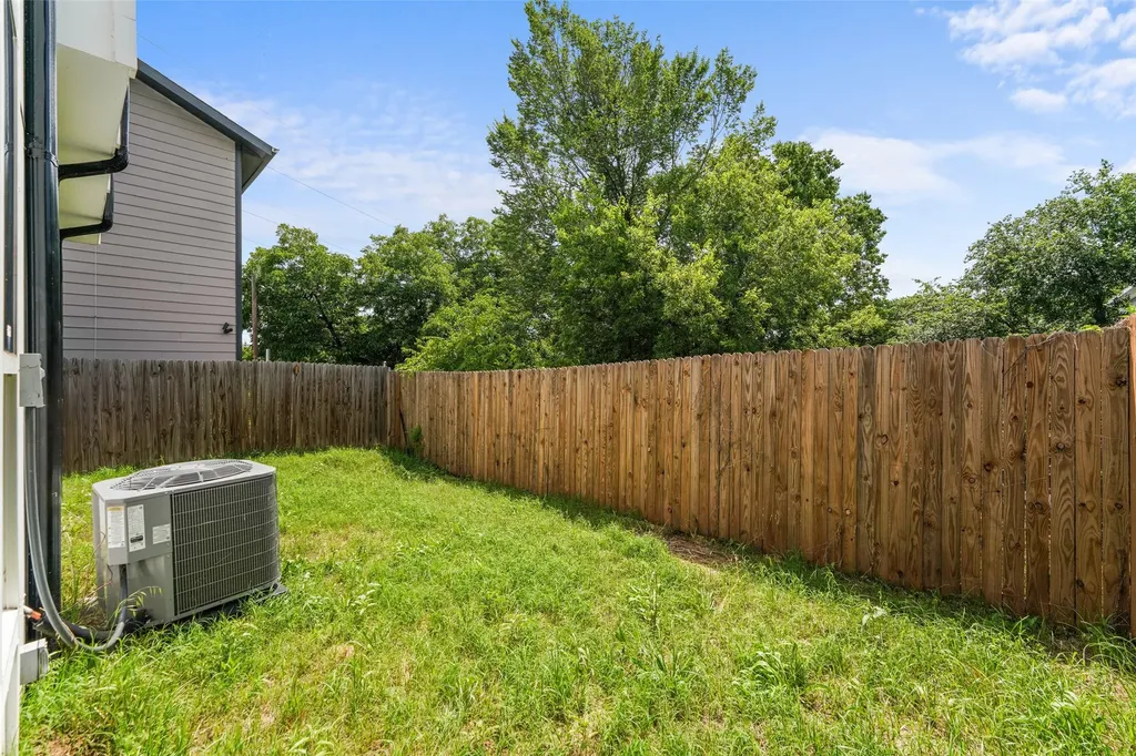 3142 Harmon Street Dallas TX 75215