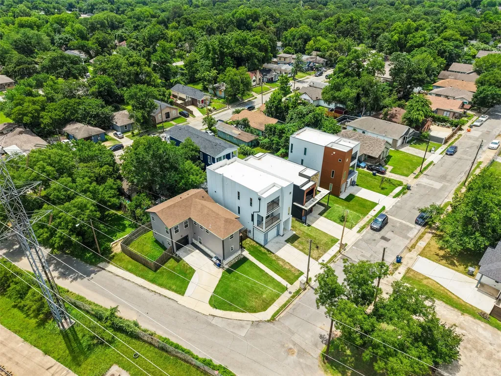 3142 Harmon Street Dallas TX 75215