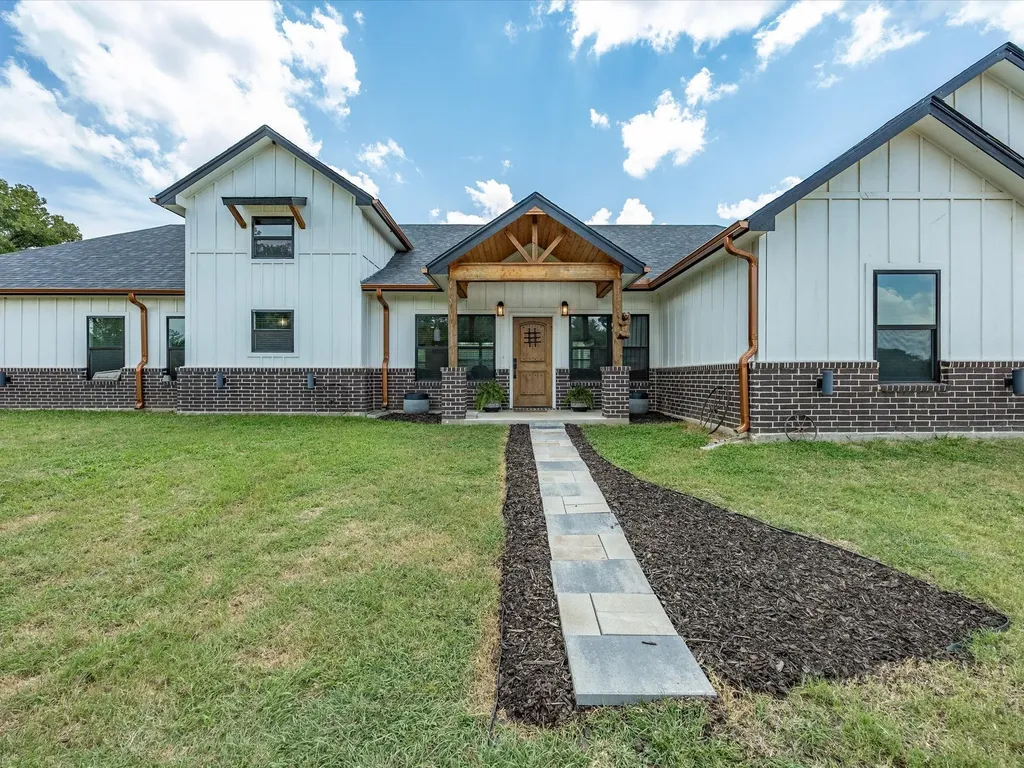 403 Polk Road Bowie TX 76230