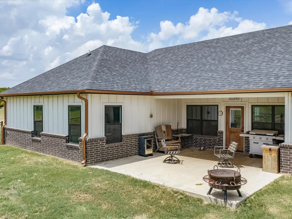 403 Polk Road Bowie TX 76230