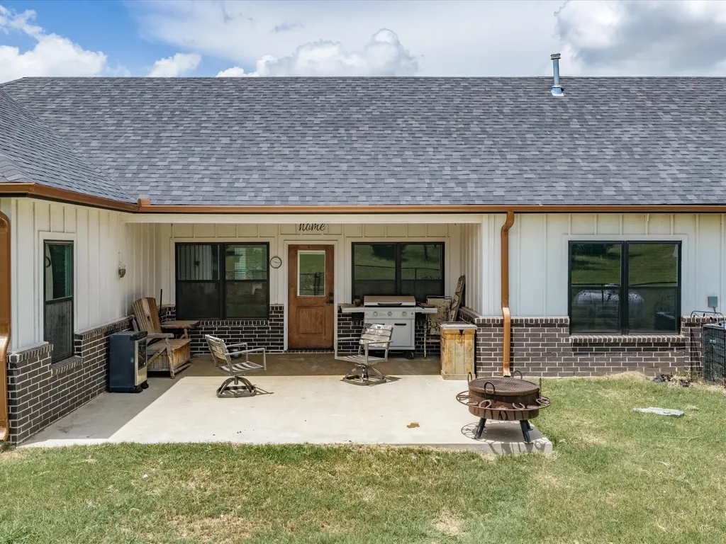403 Polk Road Bowie TX 76230