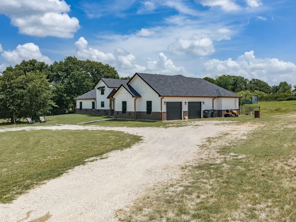 403 Polk Road Bowie TX 76230