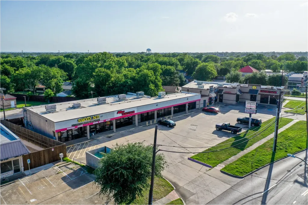 1108 W Pioneer Drive Irving TX 75061