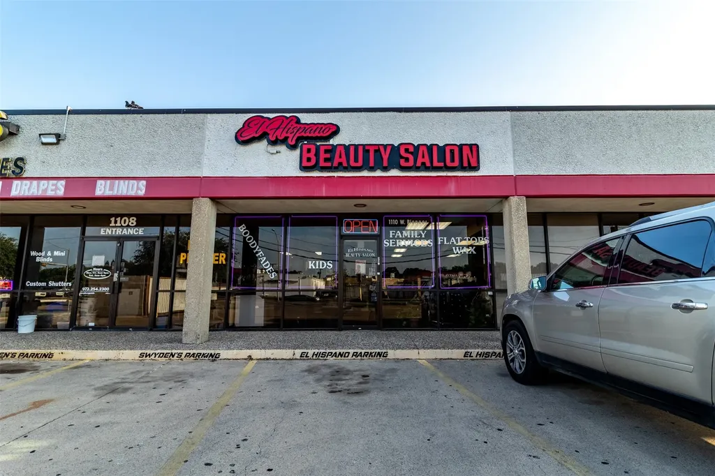 1108 W Pioneer Drive Irving TX 75061