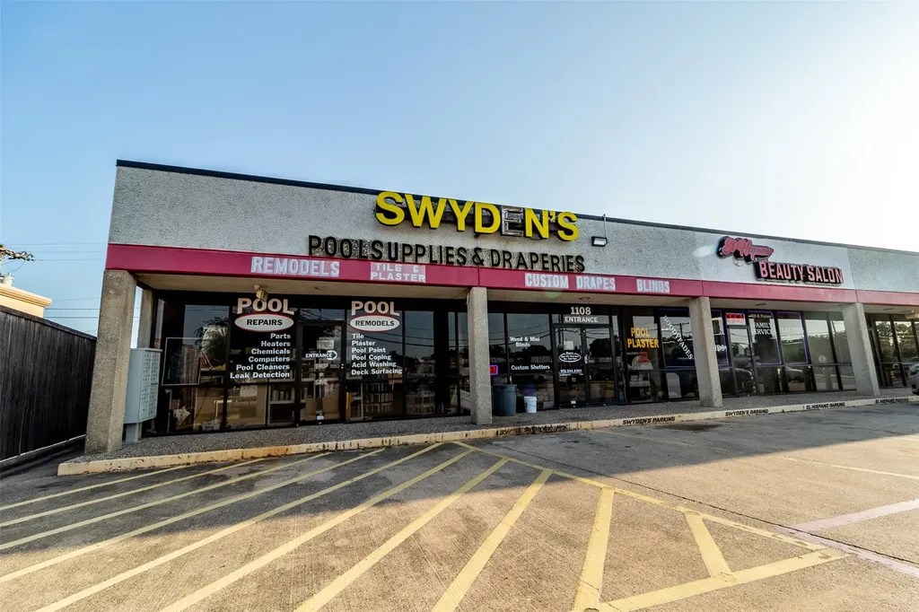 1108 W Pioneer Drive Irving TX 75061