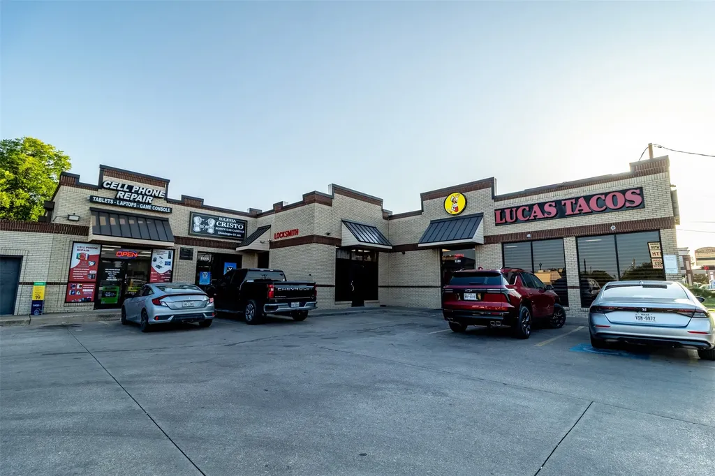 1108 W Pioneer Drive Irving TX 75061