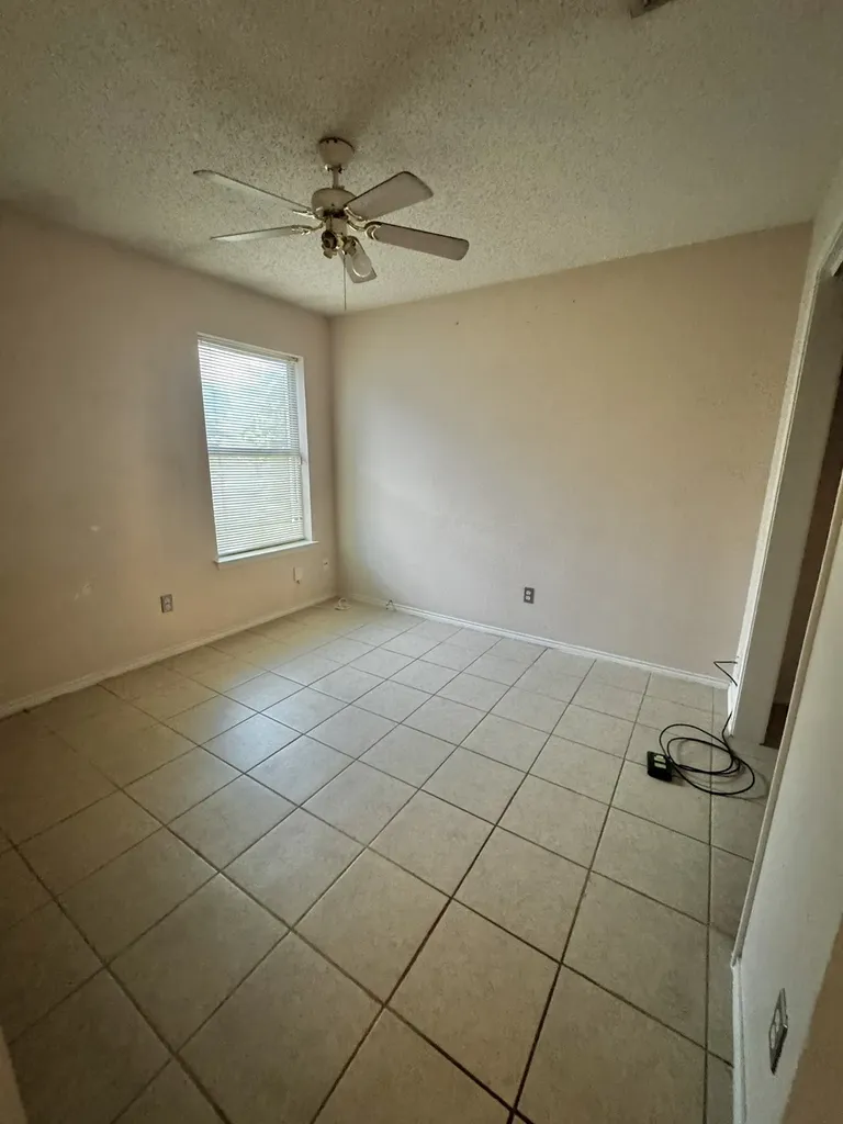 5615 Alicante Drive Arlington TX 76017