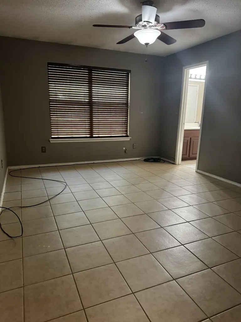 5615 Alicante Drive Arlington TX 76017