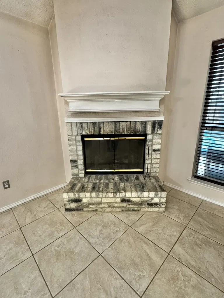 5615 Alicante Drive Arlington TX 76017