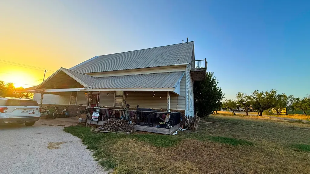 1302 20th Street Anson TX 79501