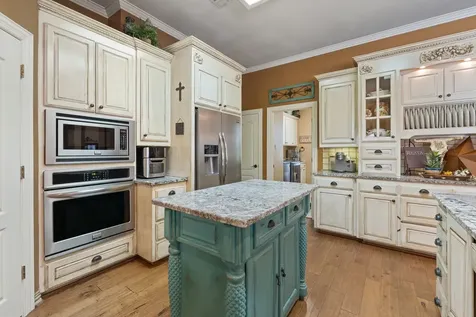 2829 Donnybrook Drive Burleson TX 76028