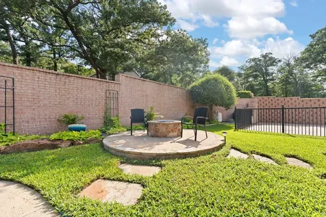 2829 Donnybrook Drive Burleson TX 76028