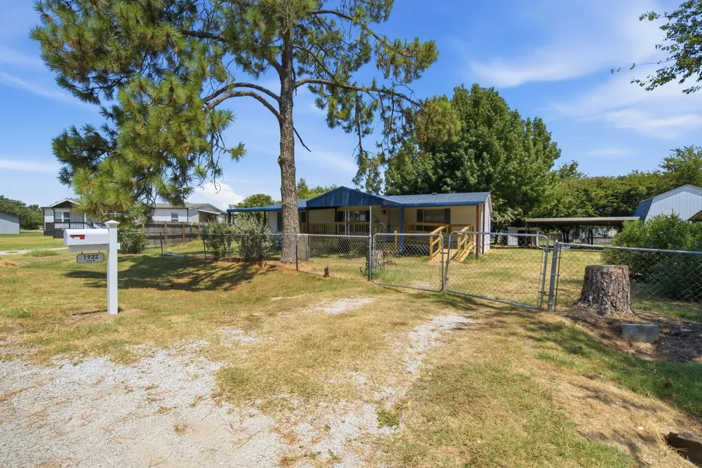 1932 Gale Drive Pelican Bay TX 76020