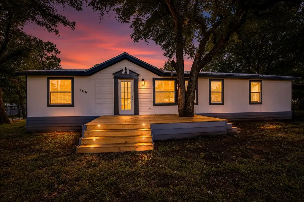 2316 SW 4th Avenue Mineral Wells TX 76067