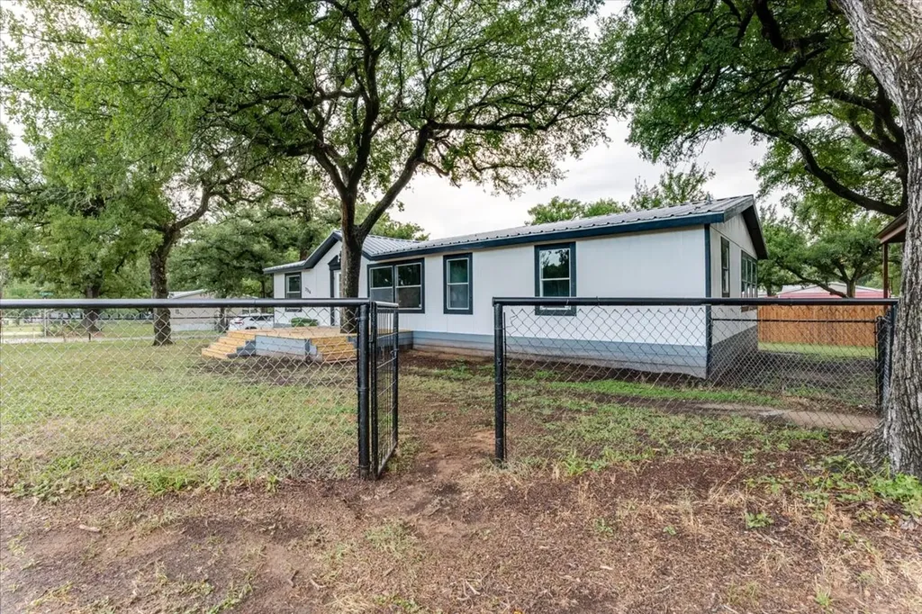 2316 SW 4th Avenue Mineral Wells TX 76067