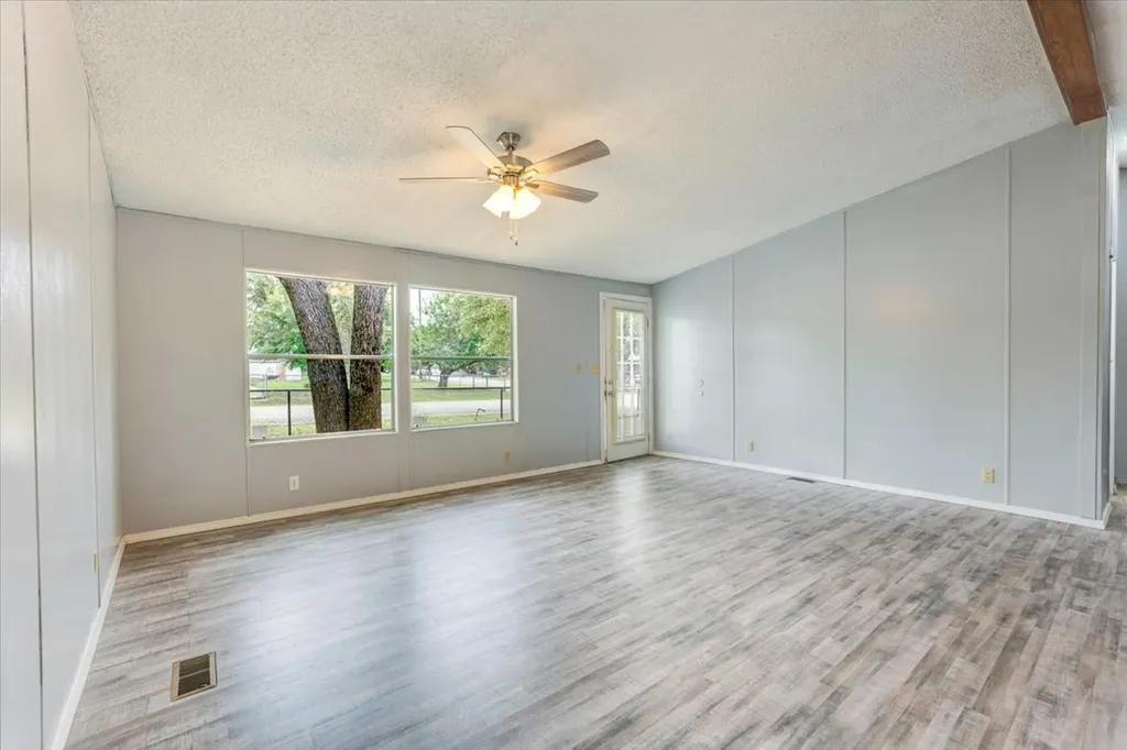 2316 SW 4th Avenue Mineral Wells TX 76067