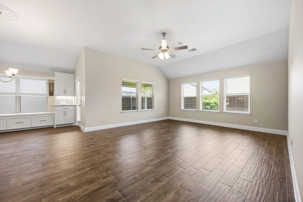 842 Mildren Lane Fate TX 75087