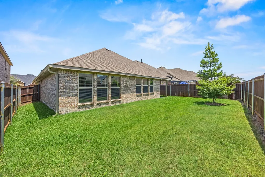842 Mildren Lane Fate TX 75087