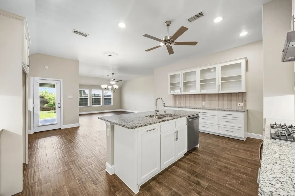 842 Mildren Lane Fate TX 75087