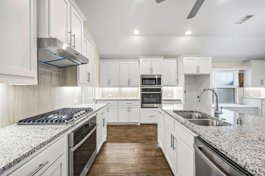 842 Mildren Lane Fate TX 75087