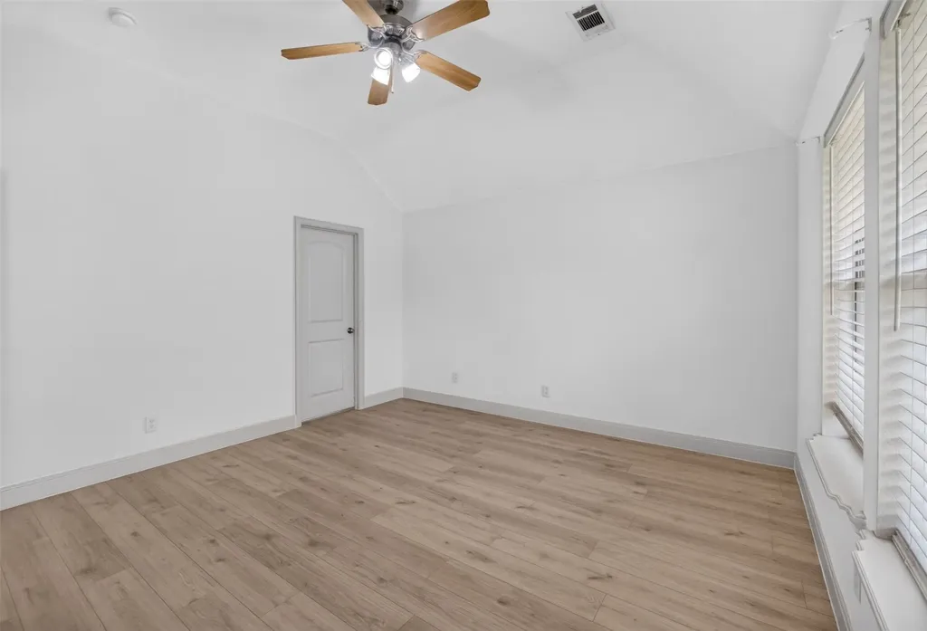 5709 Main Street Watauga TX 76148