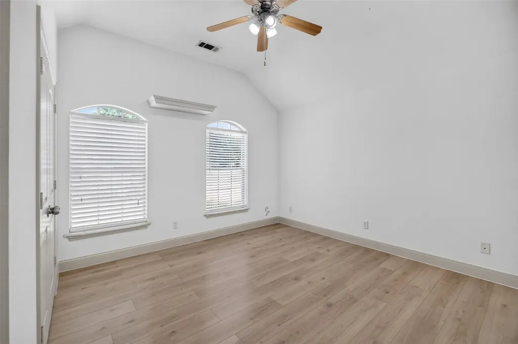 5709 Main Street Watauga TX 76148