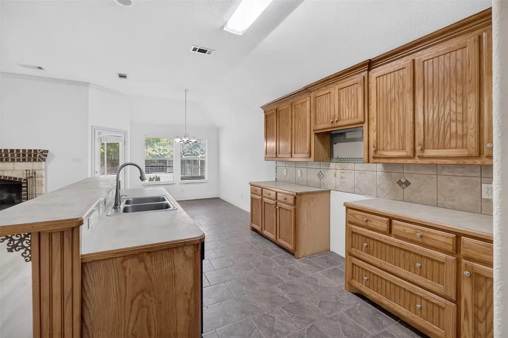 5709 Main Street Watauga TX 76148