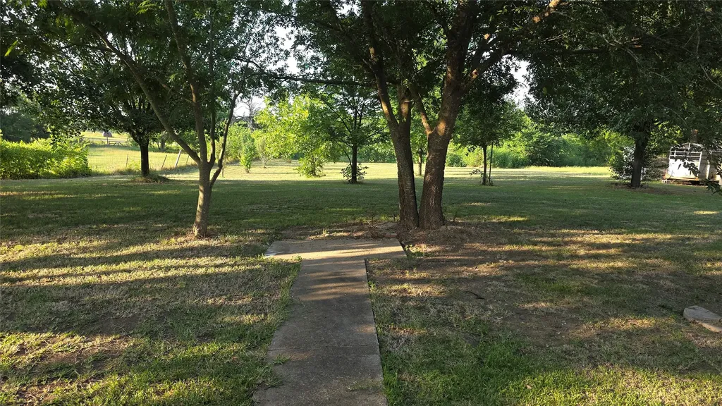1664 Hwy 56 E Bonham TX 75418