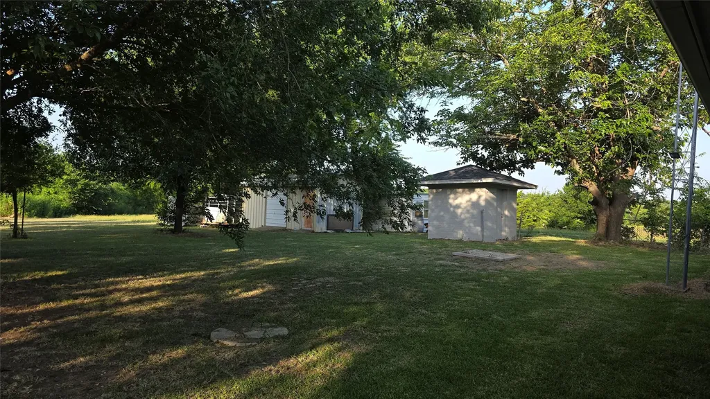 1664 Hwy 56 E Bonham TX 75418
