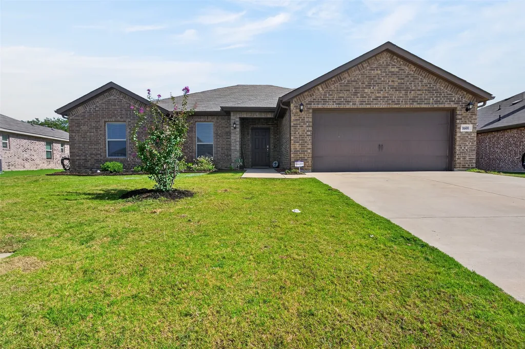 1600 Glade Meadows Drive Burleson TX 76058