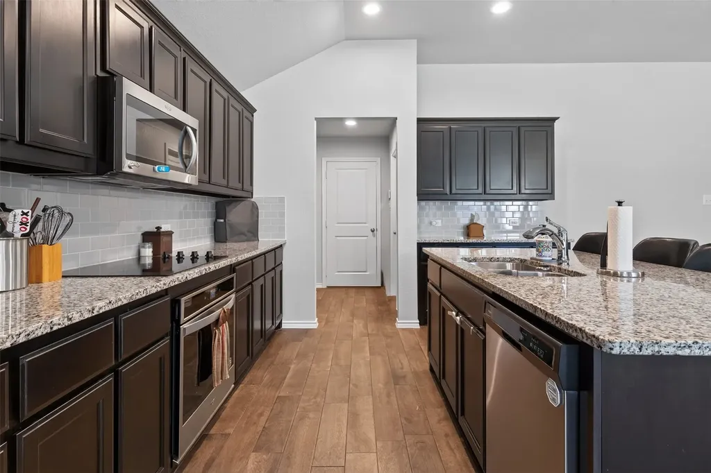 1600 Glade Meadows Drive Burleson TX 76058