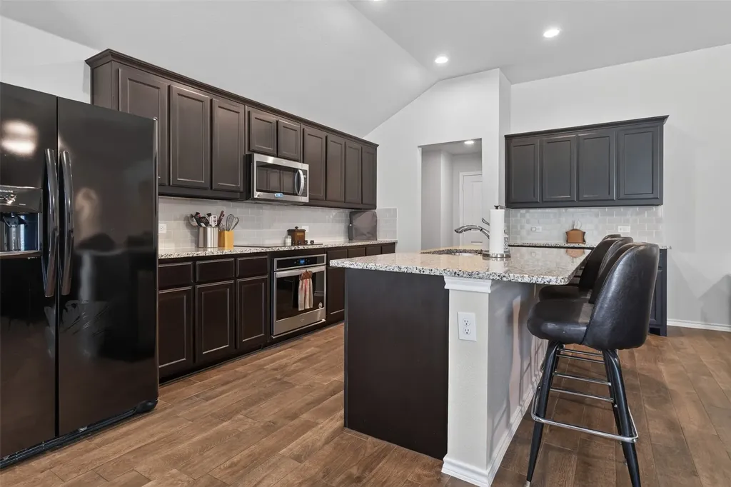1600 Glade Meadows Drive Burleson TX 76058