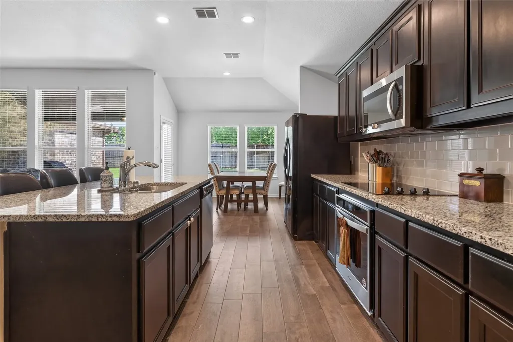 1600 Glade Meadows Drive Burleson TX 76058