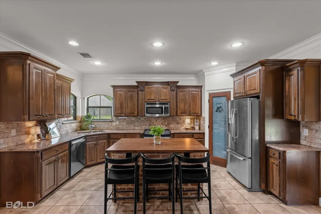 816 Eagles Nest Haughton LA 71037