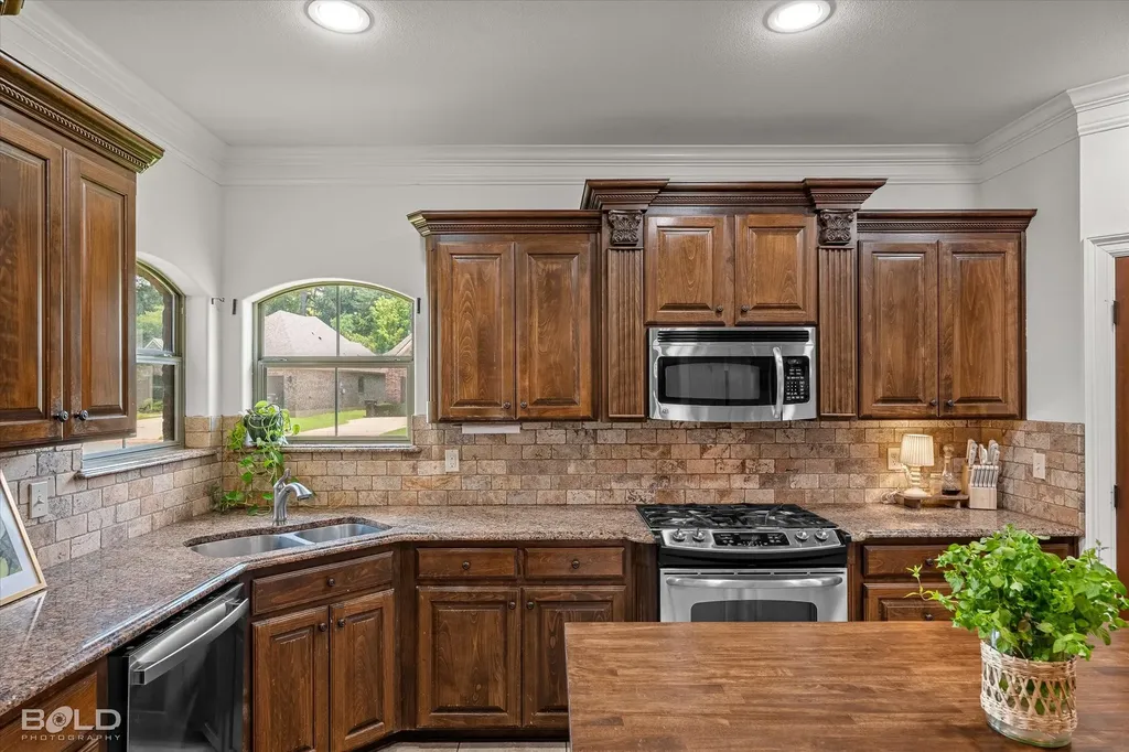 816 Eagles Nest Haughton LA 71037